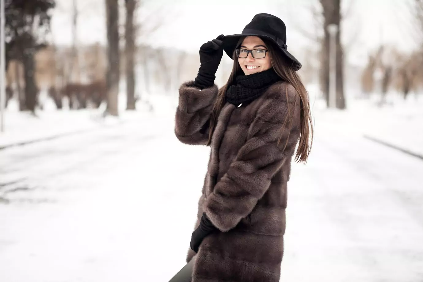 winter-woman-smile-white-portrait